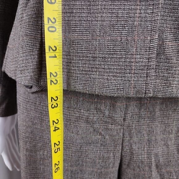 Parisian Signature Women's 2 Pc Brown Pantsuit. Jacket Size 6P. Pants Size 6 - Picture 7 of 16